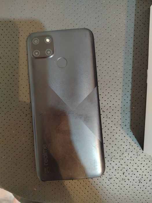 Realmi c21y телефон