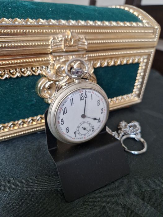 Антикварен швейцарски джобен часовник