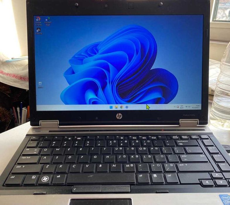 Лаптоп HP 8570 proc i7 3520 2x2,9 ghz turbo 3,6 ghz SSD 128 gb