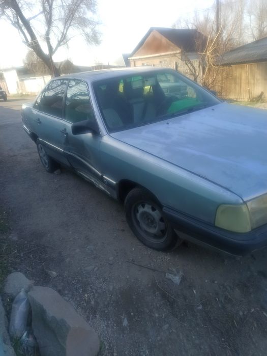 Продам машину Audi 100