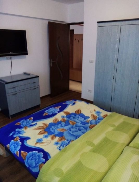 Inchiriez apartament cu 2 camere mobilat,utilat cu electrocasnice complet