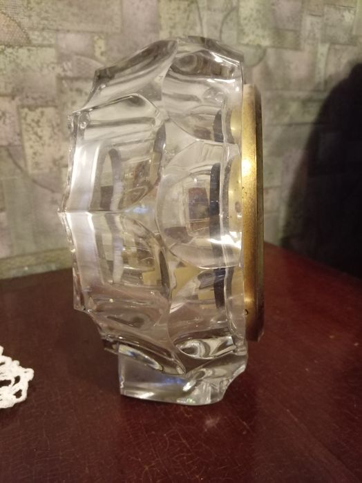 Продам часы ссср, хрусталь, вазы, конфетницы.