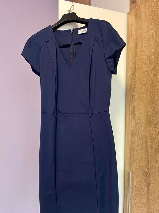 Бизнес рокля Mango