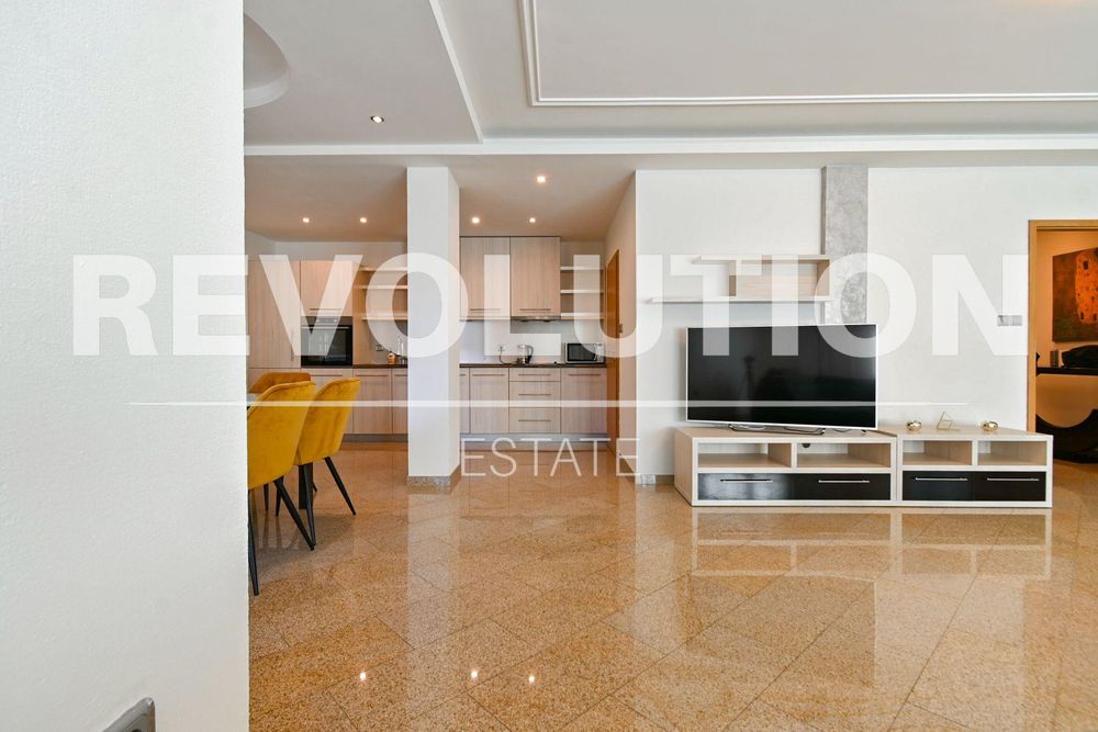 Дава се под наем Четиристаен апартамент в София, Лозенец - 202 кв.м за 2300 € - Снимка #8