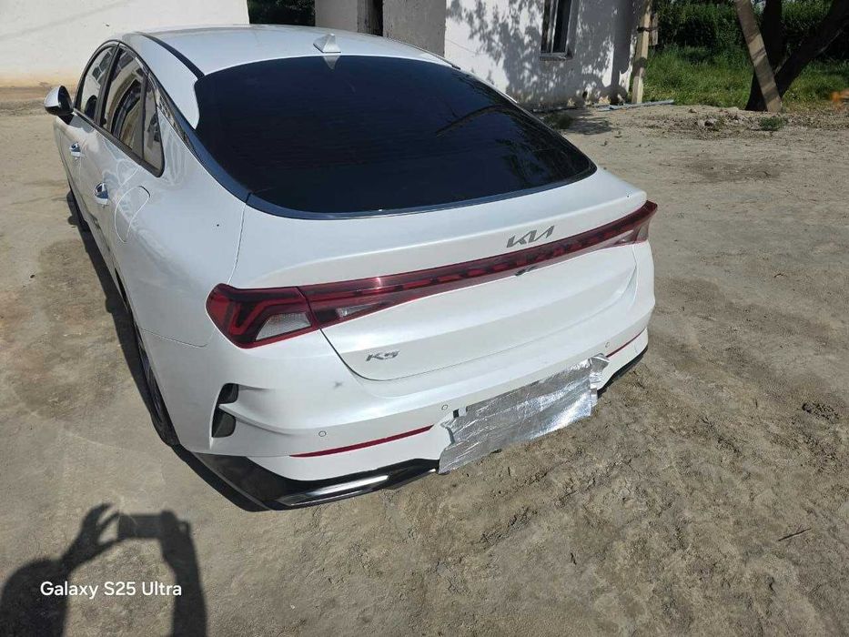KIA K5  D02L белый