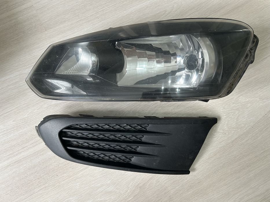 Фара Volkswagen Polo + заглушка бампера