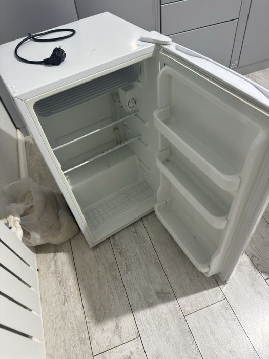 Холодильник маленький