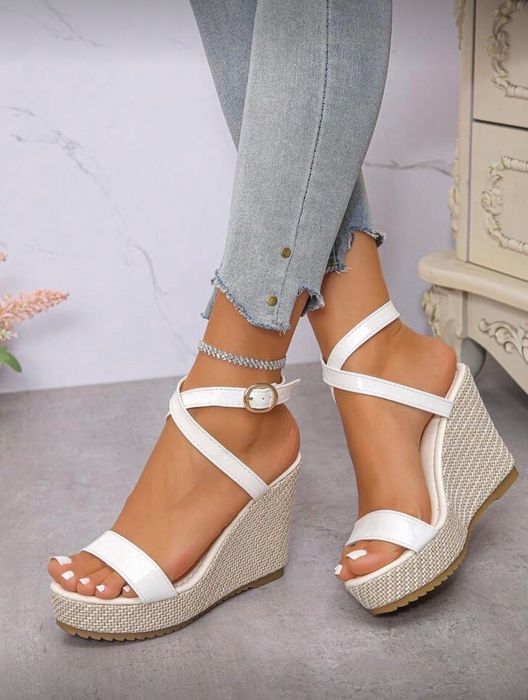 Дамски сандали на платформа