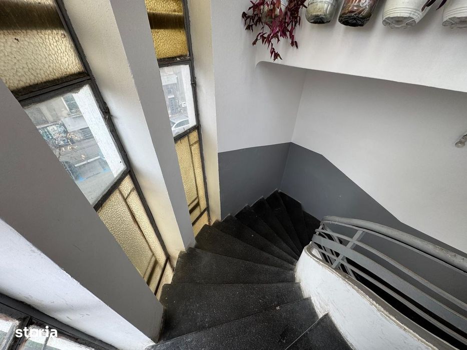 Vanzare apartament patru camere in vila cartierul Armenesc curte