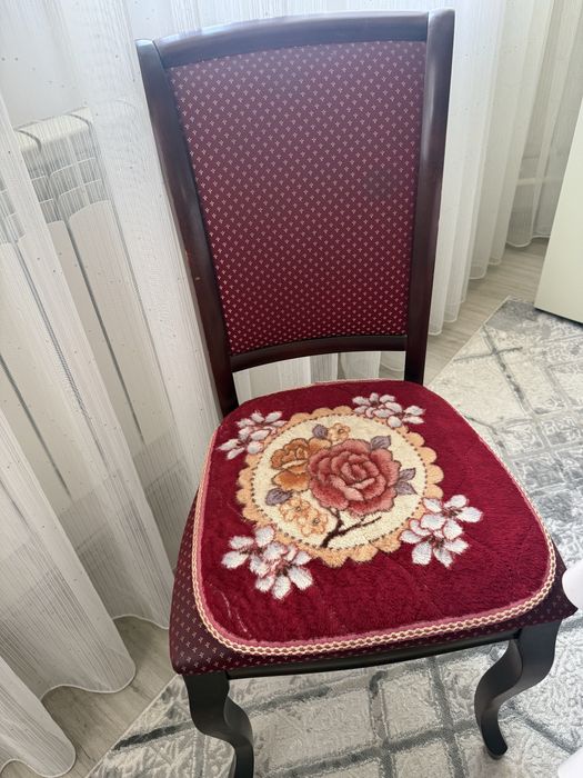 Стулья 6 штук, деревянные