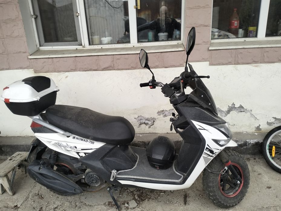 Продам Скутер Nomad -700