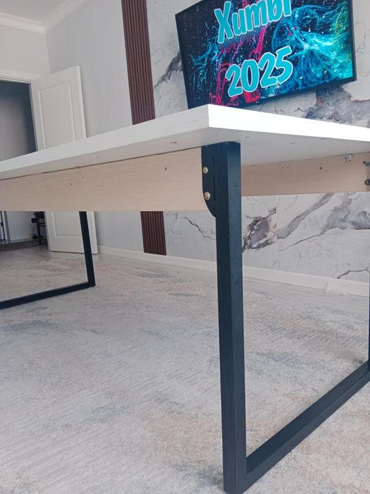 Продам стол для гостинной