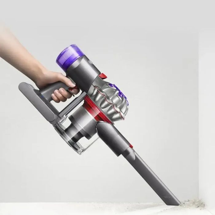 Вертикальный пылесос Dyson V8