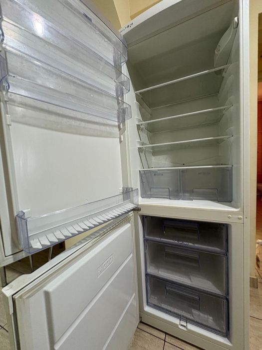 Frigider Zanussi neincoroorabil