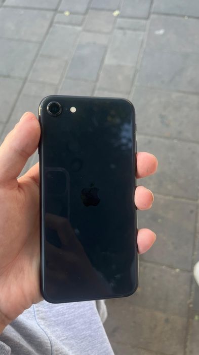 iPhone se  2022 2