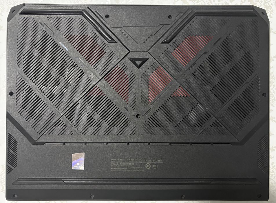 Thunderobot Hunter R16 (i9 / RTX 4060 / 240Hz)