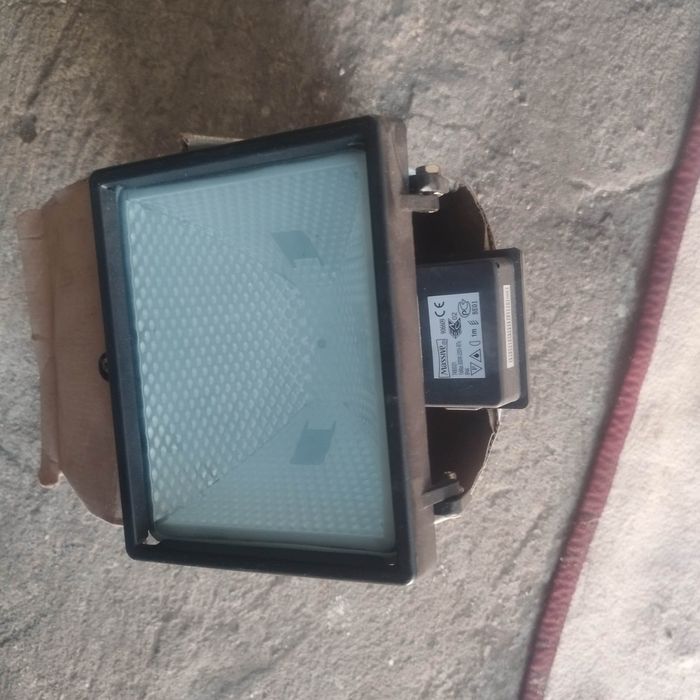 Лампы освещения.