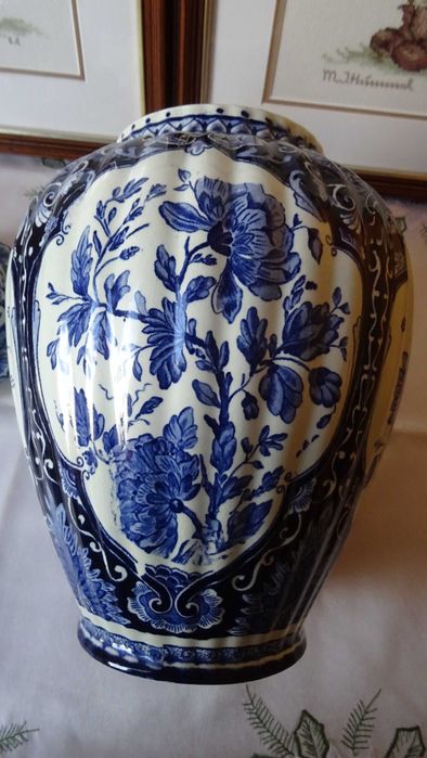 Ваза голяма с капак- Маастрихт Делфт Кралски сфинкс
