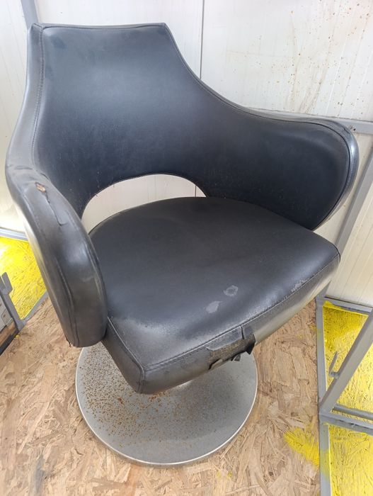 Mobilier coafor ,ce se vede in poze