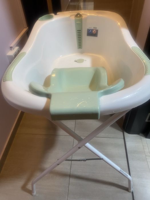 Вана за къпане за бебе със стойка и термометър