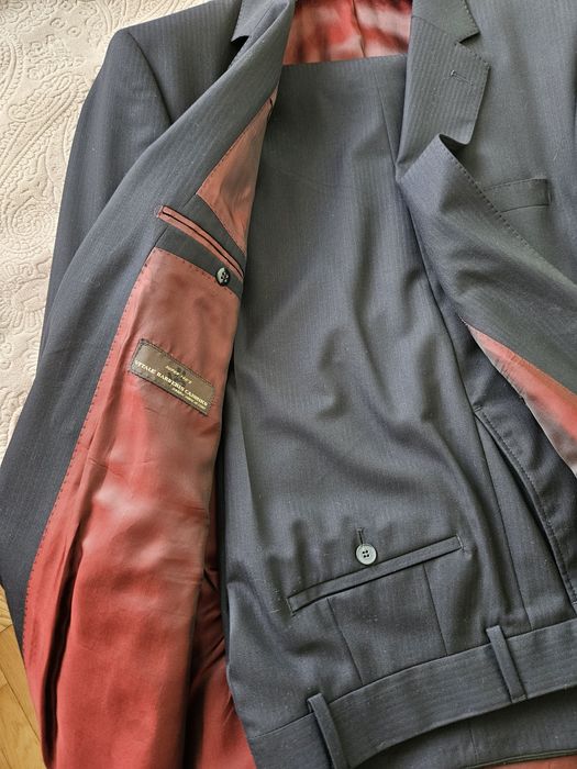 Тъмносин мъжки костюм - като нов - 100% италианска вълна - 52