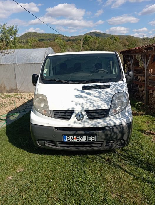 Mașina Renault trafic