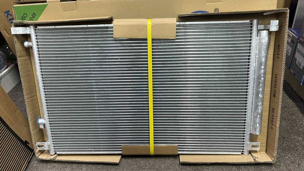 Радиатор кондиционера на Mazda