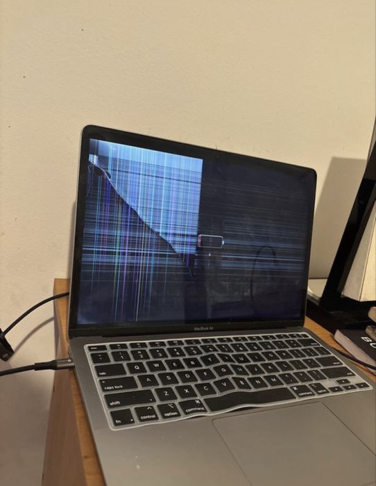 MacBook 2020 A2179 Defect i5, 8GB RAM / 256GB SSD