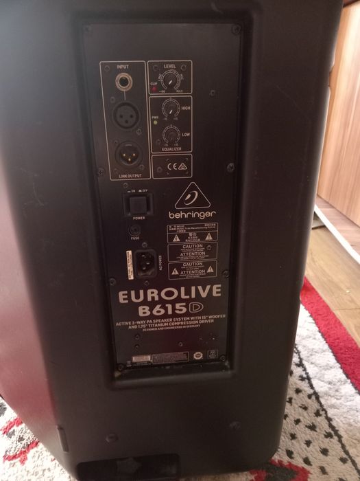 văd boxă behringer B615d este în stare bună