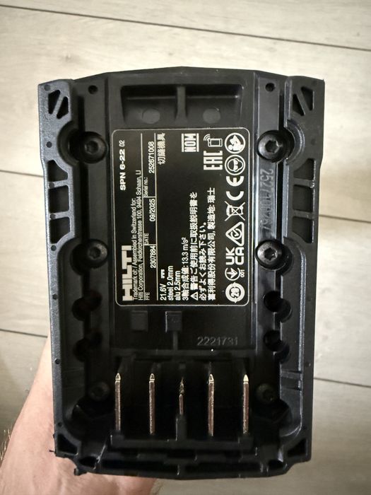 Hilti SF 8M-22 + SPN 6-22, 3 baterii, încărcător,stare ca noi