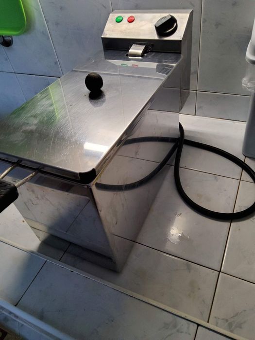 Професионален фритюрник 4 литра