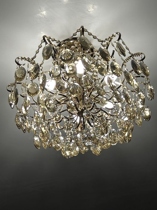 Люстра в отличном состоянии