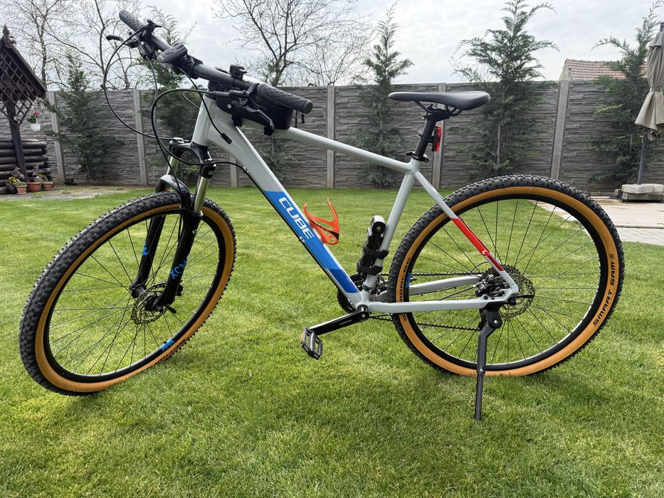 Bicicleta CUBE cu roti pe 29 echipata cu sistem antifurt