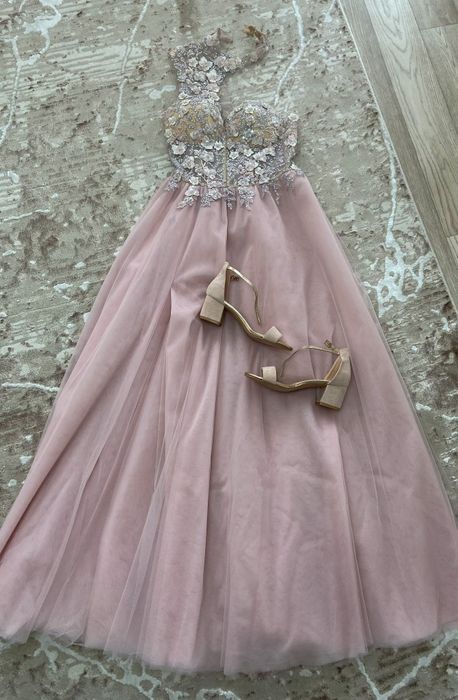 Продам новое платье