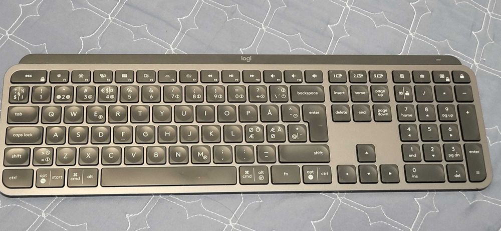 Logitech MX Keys  Tastatura Wireless Bluetooth folosita fuctionala  185 Lei  fara alte accesorii