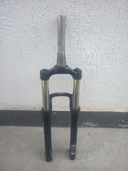 Vând furca RST Alpha 140mm tappered