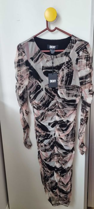 Vand rochie ocazie DKNY, marimea S, nou, lunga, din dantela,