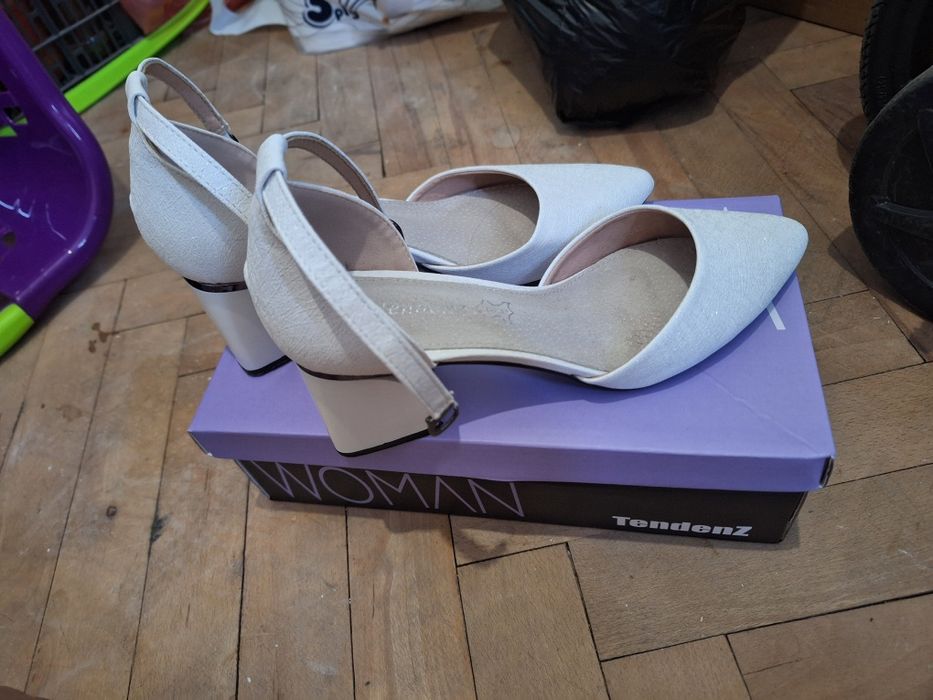 Официални обувки (бели)