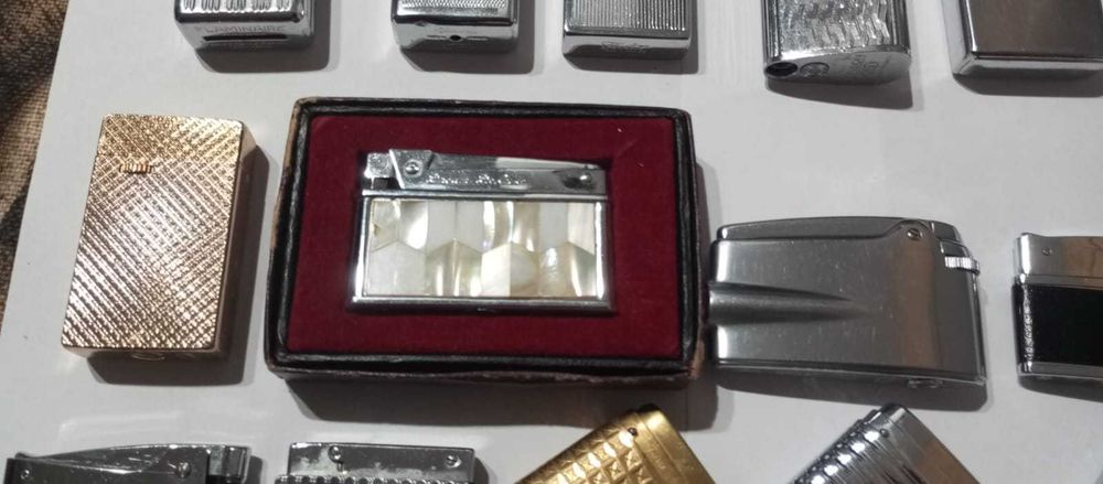 Colectie brichete benzina si gaz