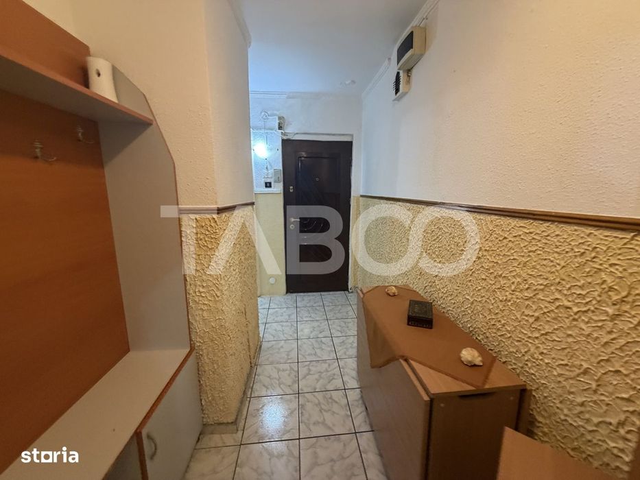 Apartament decomandat 2 camere parter boxa la subsol zona 1 Decembrie