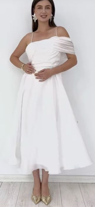 Платья состояние новые