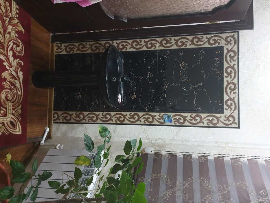 Райцентр бозор болидорада Угловойда янги 2 каватли ховли жой сотилади!