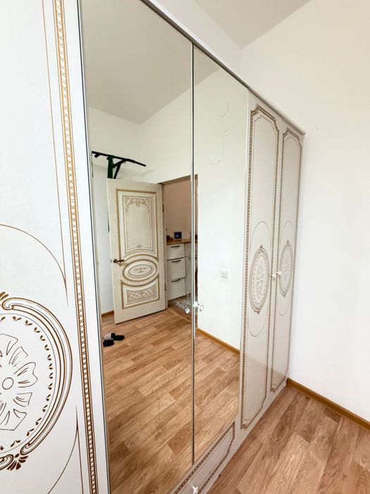 Продам шкаф 6 -дверный