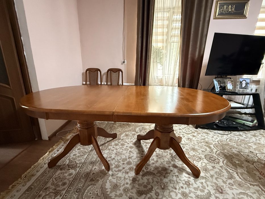 Продам стол обеденный на 12 персон
