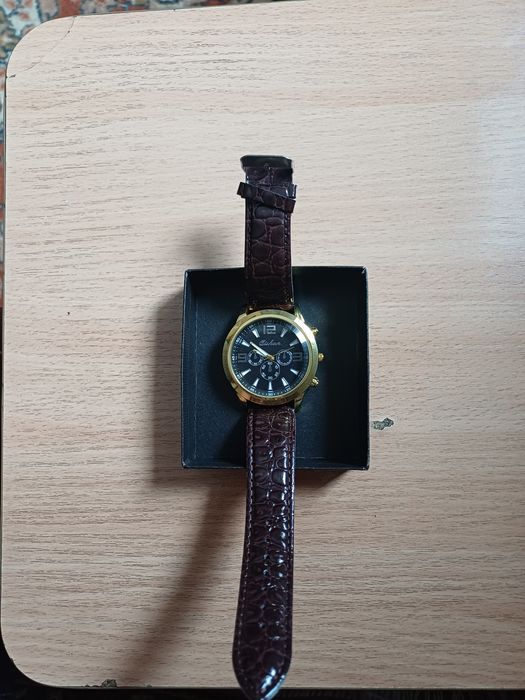 Продам часы наручные