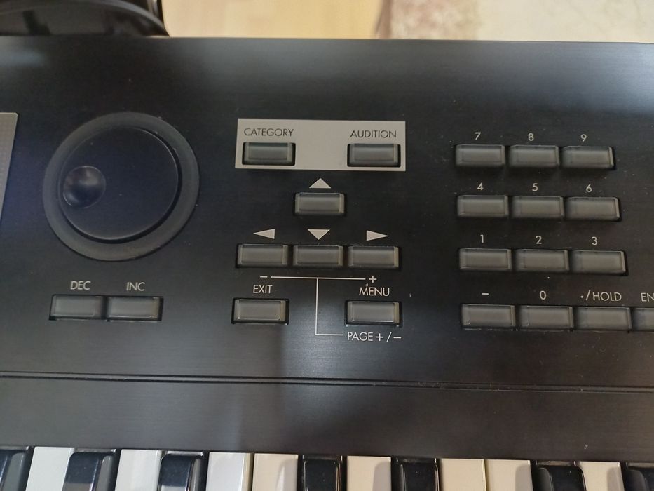 Korg TR 76  workstation