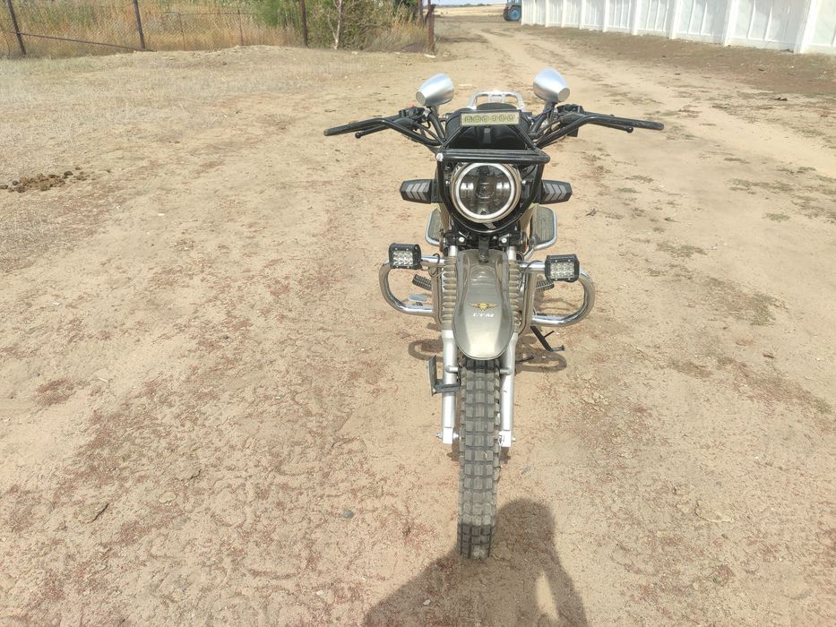 Продам мотоцикл 200куб