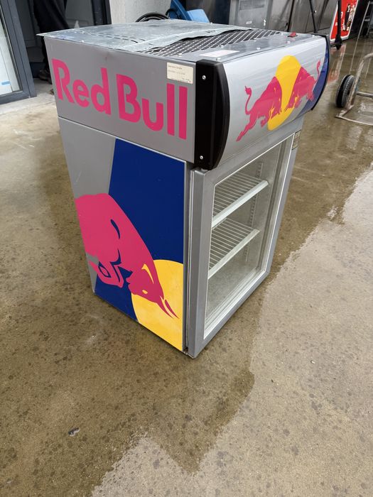 Малка хладилна витрина с вентилатор