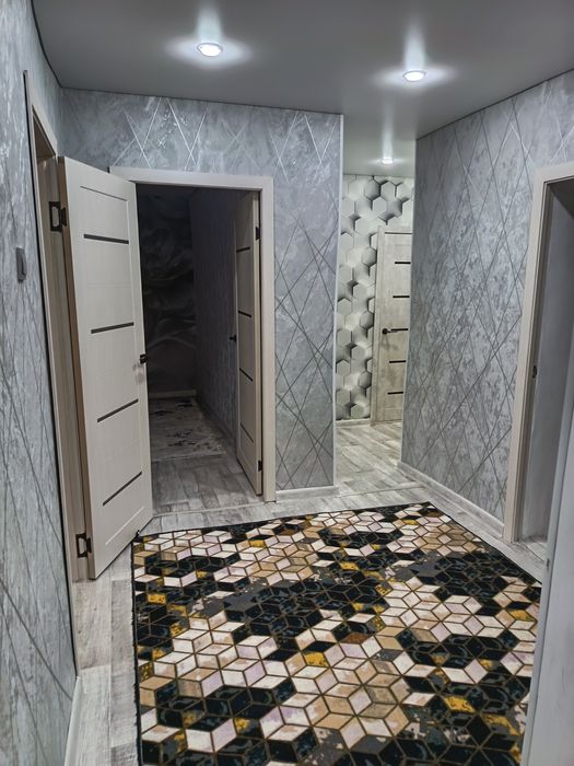 Продам квартиру 4 ех комнатную