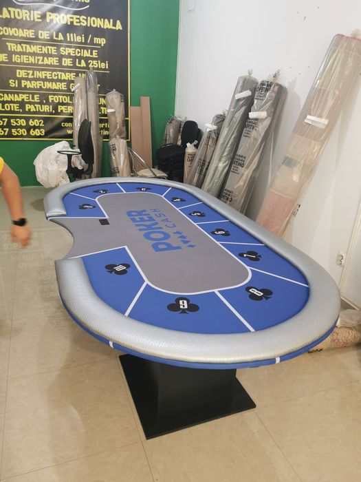Vând Masa de poker